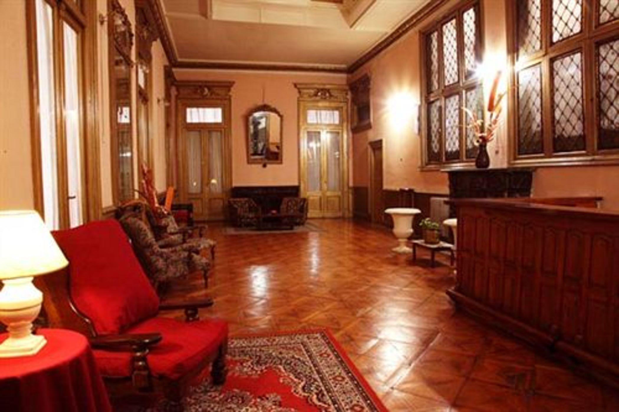 Hotel Reina Buenos Aires Exterior photo